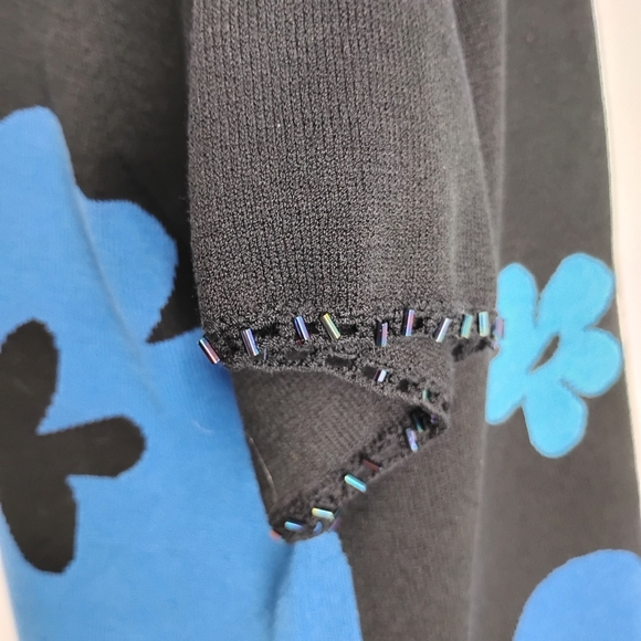 SILK BLEND FLOWER POWER KNIT TOP - Picture 8 of 11